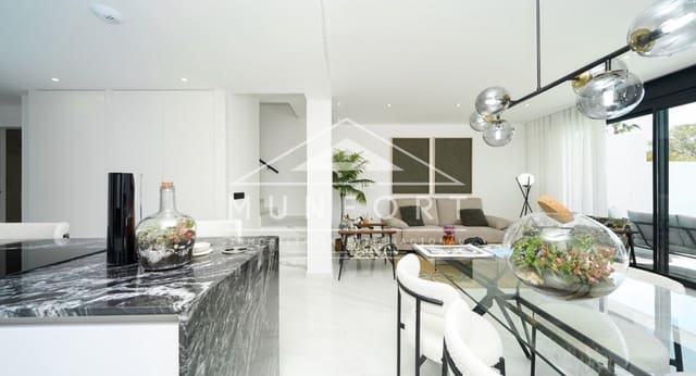 3 slaapkamer Villa te koop in San Pedro del Pinatar ciudad, San Pedro del Pinatar met zwembad - € 465.000 (Ref: 9274699)