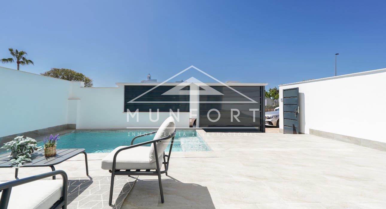 3 slaapkamer Villa te koop in San Pedro del Pinatar met zwembad - € 465.000 (Ref: 9274699)