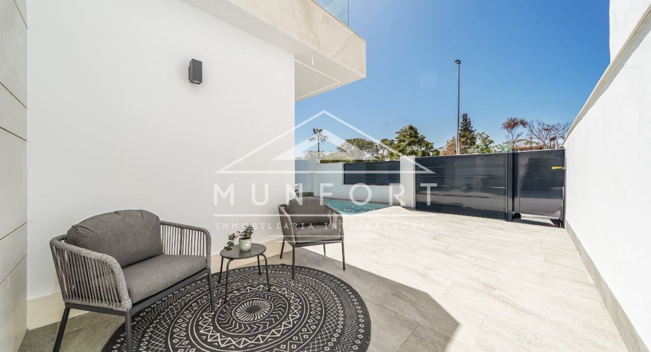3 slaapkamer Villa te koop in San Pedro del Pinatar met zwembad - € 465.000 (Ref: 9274699)