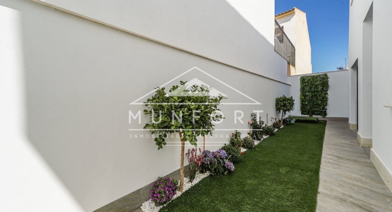 3 slaapkamer Villa te koop in San Pedro del Pinatar met zwembad - € 465.000 (Ref: 9274699)