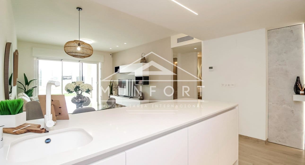 Apartamento de 2 habitaciones en Guardamar del Segura en venta con piscina - 294.000 € (Ref: 9274702)