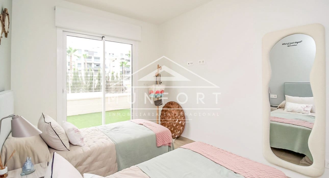 Apartamento de 2 habitaciones en Guardamar del Segura en venta con piscina - 294.000 € (Ref: 9274702)