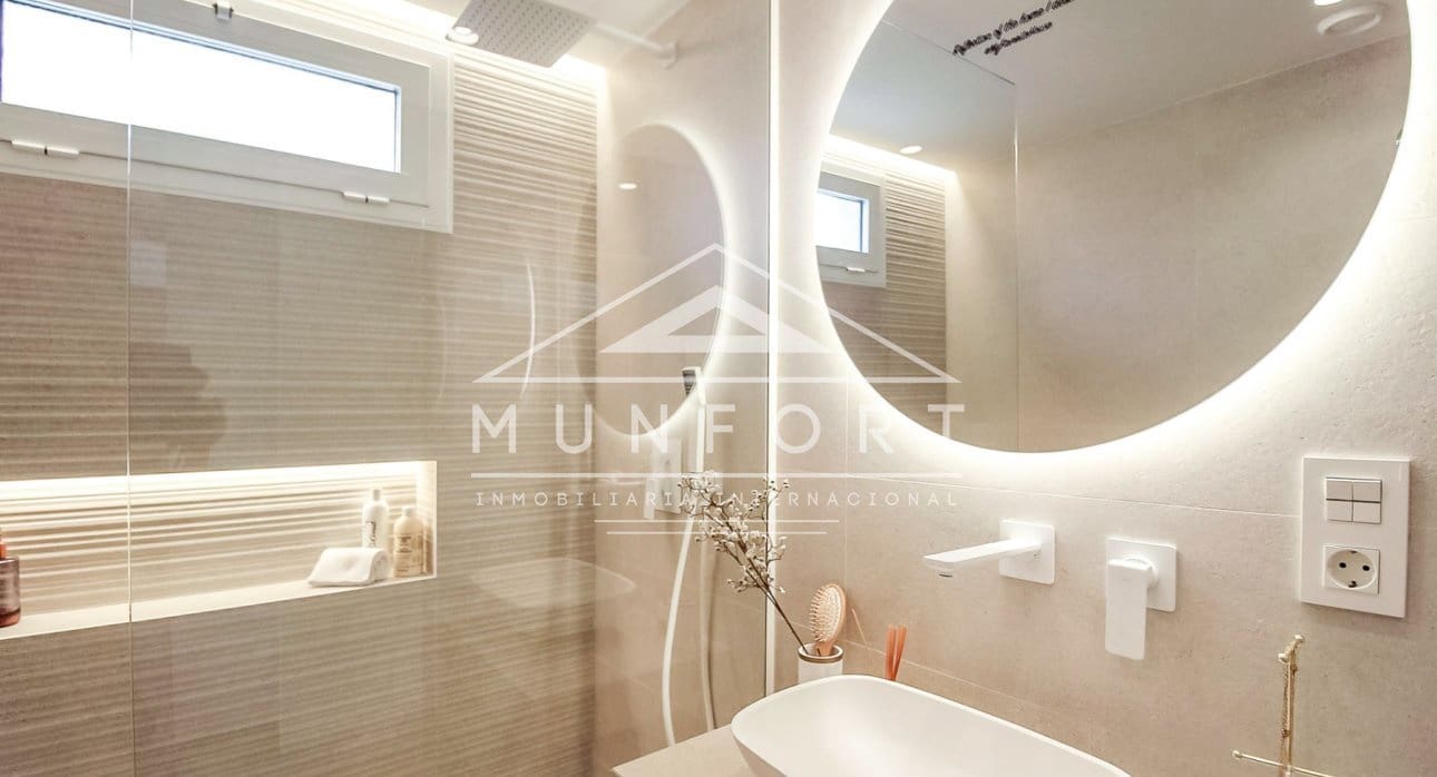 Apartamento de 2 habitaciones en Guardamar del Segura en venta con piscina - 294.000 € (Ref: 9274702)