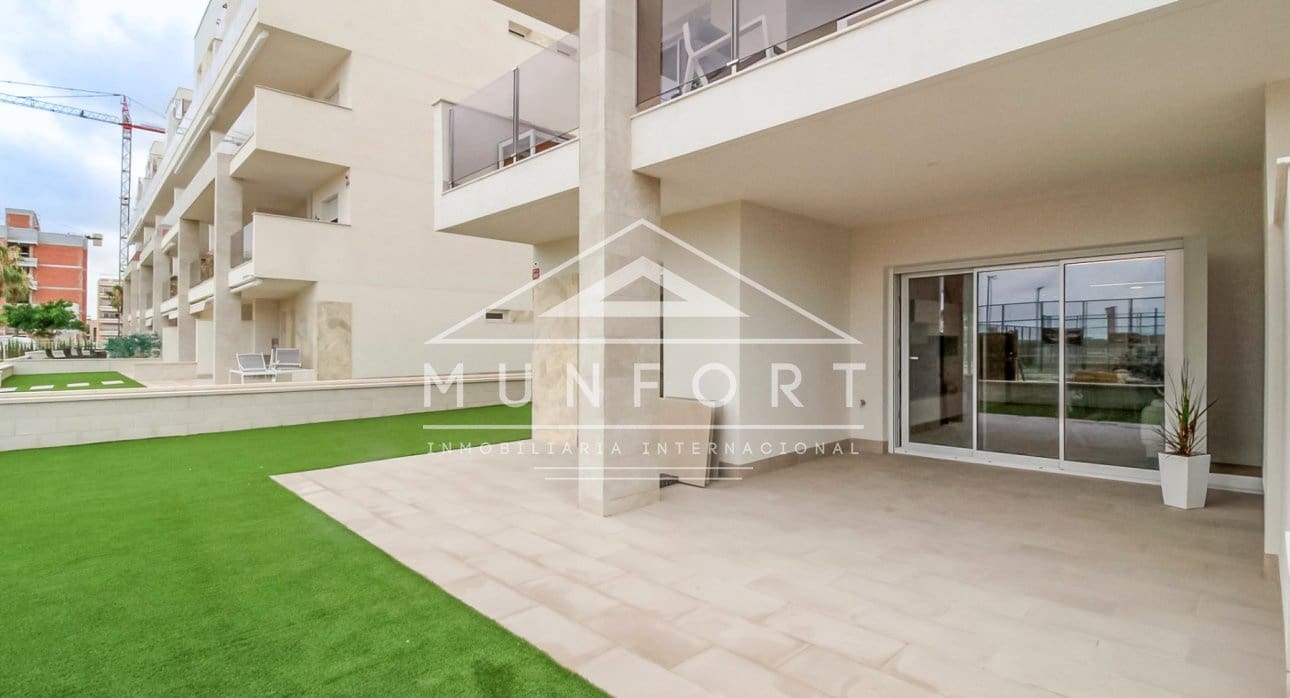 Apartamento de 2 habitaciones en Guardamar del Segura en venta con piscina - 294.000 € (Ref: 9274702)