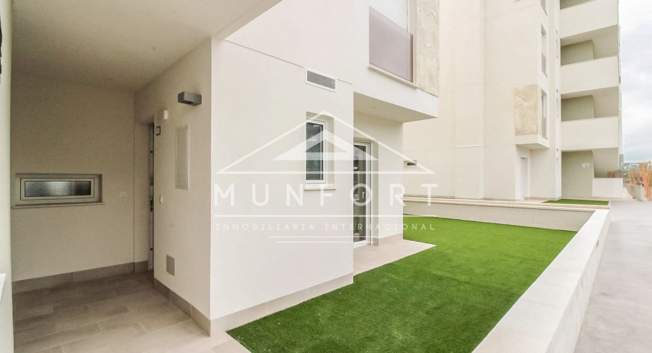 Apartamento de 2 habitaciones en Guardamar del Segura en venta con piscina - 294.000 € (Ref: 9274702)