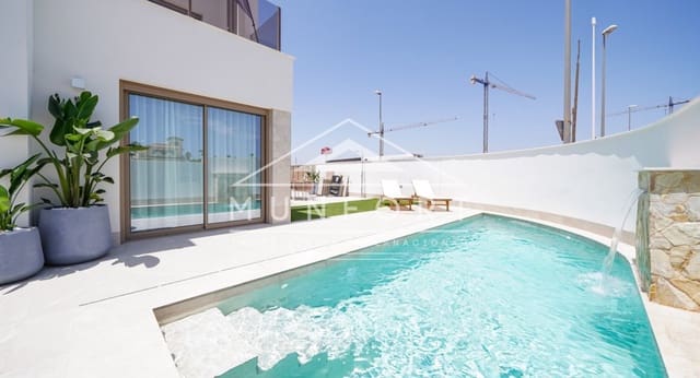 Chalet de 3 habitaciones en Ciudad Quesada, Rojales en venta con piscina - 435.000 € (Ref: 9274710)