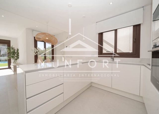 3 soveværelse Villa til salg i Pinar de Campoverde, Pilar de la Horadada med swimmingpool - € 499.000 (Ref: 9275216)