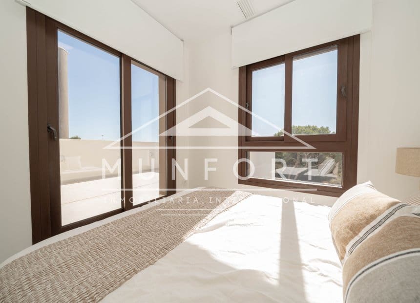 3 Zimmer Villa zu verkaufen in Pilar de la Horadada mit Pool - 560.000 € (Ref: 9275216)