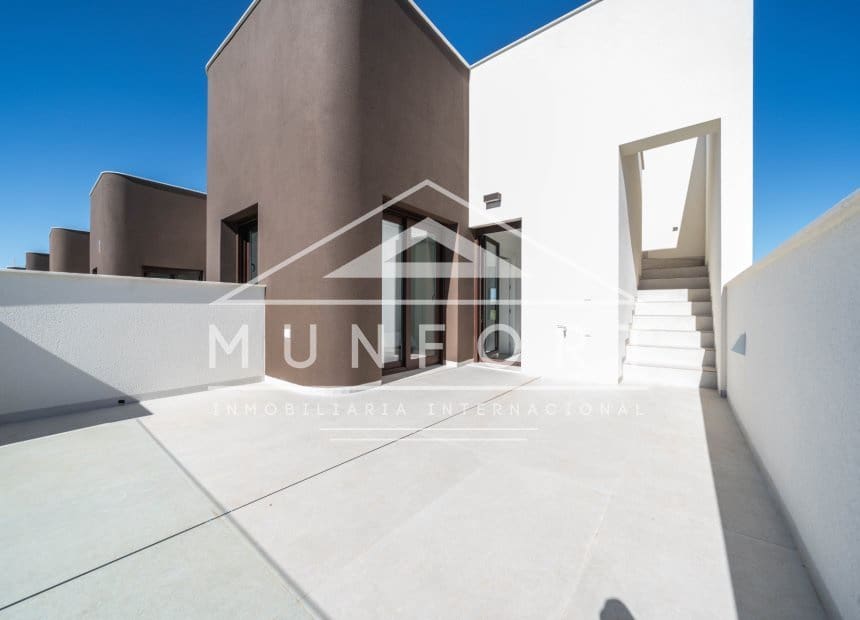 3 Zimmer Villa zu verkaufen in Pilar de la Horadada mit Pool - 560.000 € (Ref: 9275216)