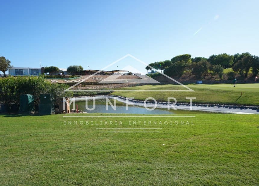 3 Zimmer Villa zu verkaufen in Pilar de la Horadada mit Pool - 560.000 € (Ref: 9275216)