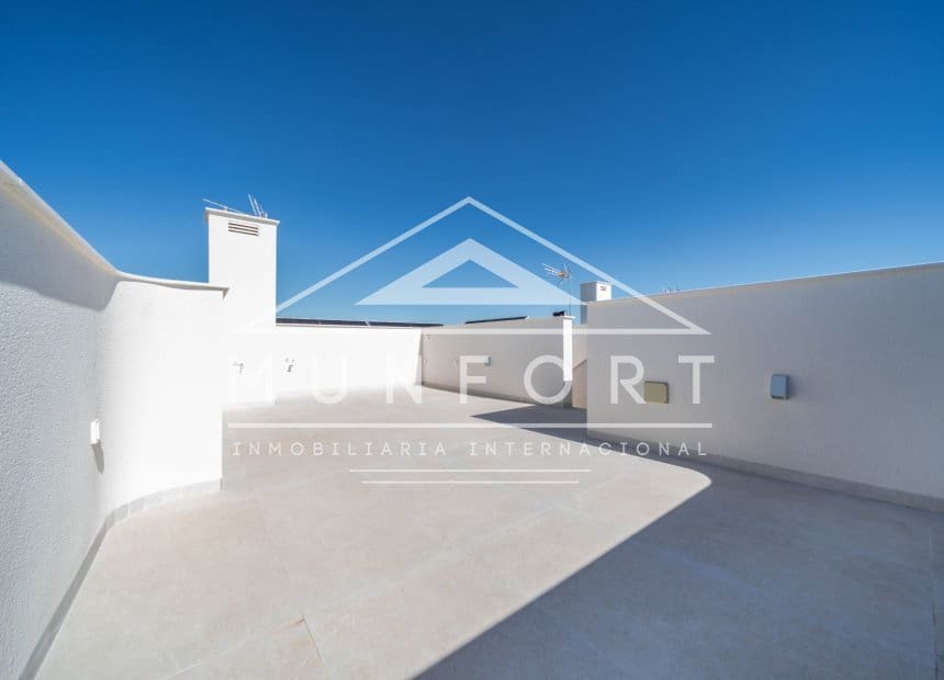 3 Zimmer Villa zu verkaufen in Pilar de la Horadada mit Pool - 560.000 € (Ref: 9275216)