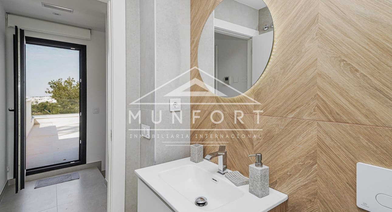 3 Zimmer Villa zu verkaufen in Pilar de la Horadada mit Pool - 765.302 € (Ref: 9275218)