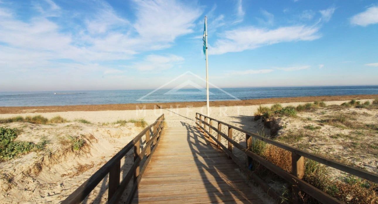 3 bedroom Villa for sale in Pilar de la Horadada with pool - € 539,900 (Ref: 9275220)