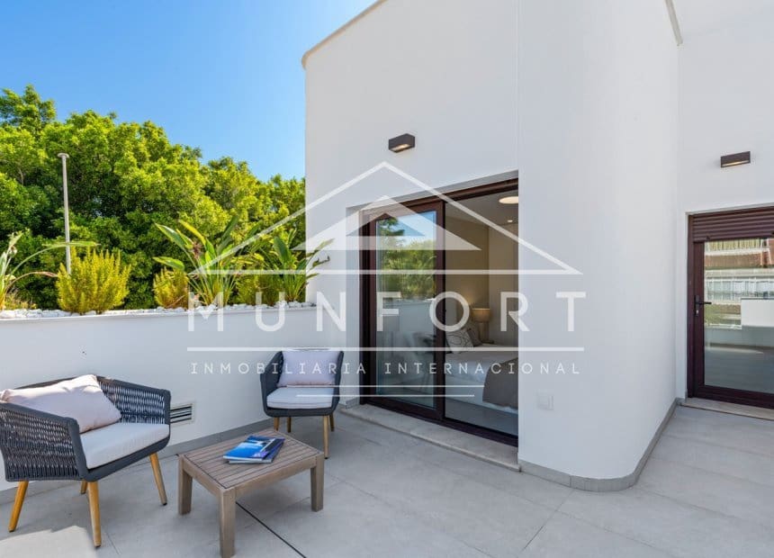 3 soveværelse Villa til salg i Pilar de la Horadada med swimmingpool - € 559.900 (Ref: 9275220)