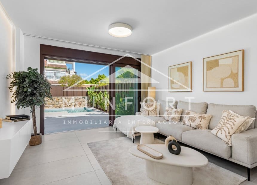 3 soveværelse Villa til salg i Pilar de la Horadada med swimmingpool - € 559.900 (Ref: 9275220)