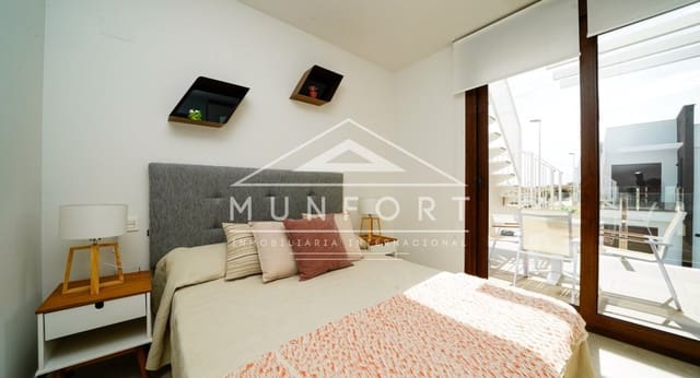 Bungalow de 3 habitaciones en San Pedro del Pinatar ciudad, San Pedro del Pinatar en venta con piscina - 265.000 € (Ref: 9275221)