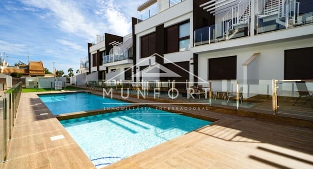 Bungalow de 3 habitaciones en San Pedro del Pinatar ciudad, San Pedro del Pinatar en venta con piscina - 265.000 € (Ref: 9275221)