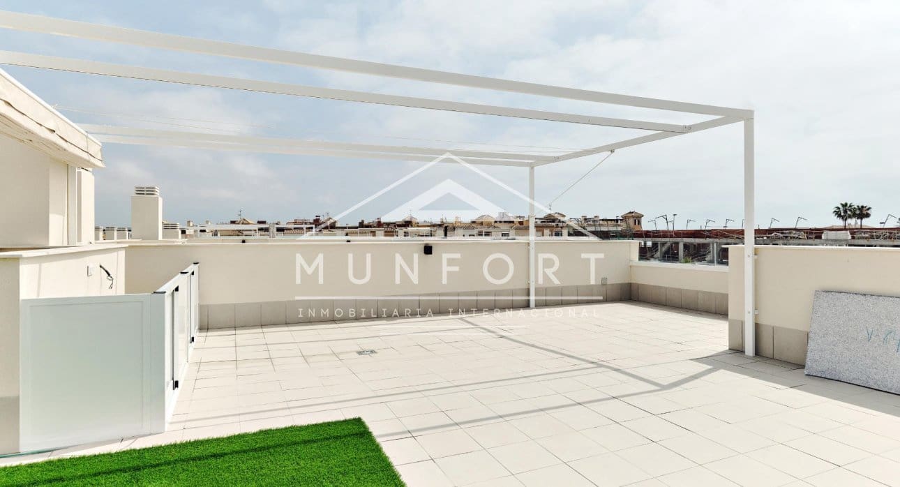 2 soverom Bungalow til salgs i Torrevieja med svømmebasseng - € 380 000 (Ref: 9278491)