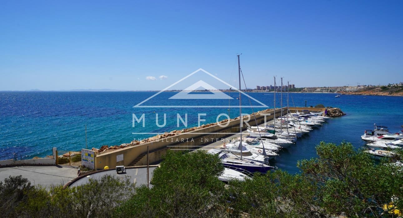 1 soveværelse Penthouse til salg i Orihuela Costa med swimmingpool - € 144.500 (Ref: 9278493)