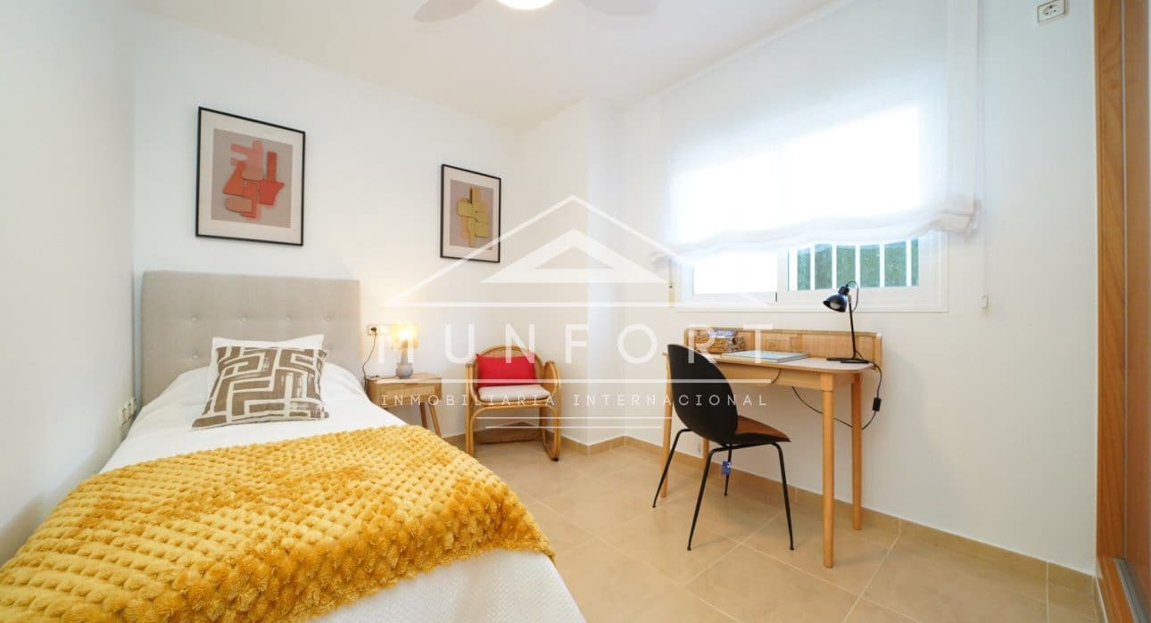 1 soveværelse Penthouse til salg i Orihuela Costa med swimmingpool - € 144.500 (Ref: 9278493)