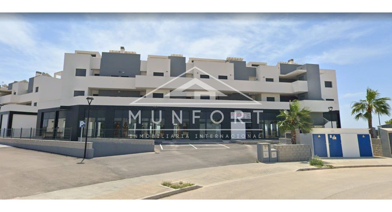 Commercieel te koop in Guardamar del Segura - € 160.000 (Ref: 9278495)