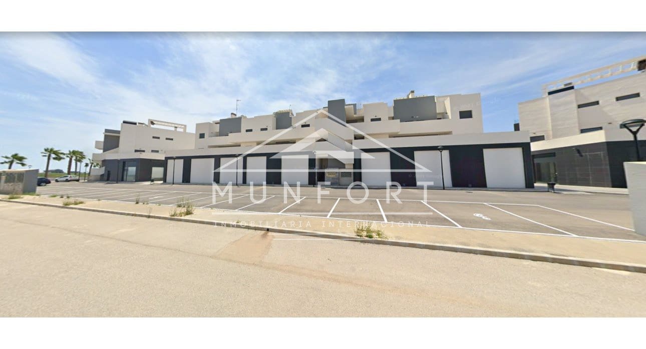 Commercieel te koop in Guardamar del Segura - € 160.000 (Ref: 9278495)