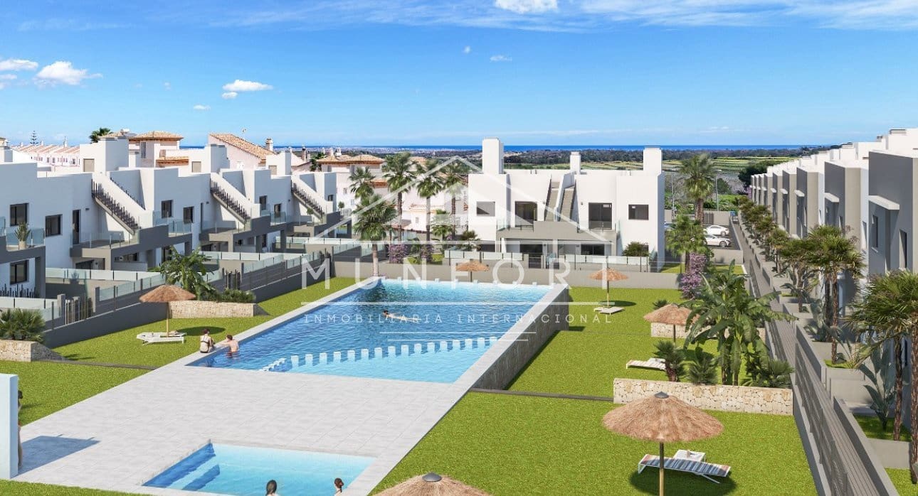 2 chambre Bungalow à vendre à San Miguel de Salinas avec piscine - 273 800 € (Ref: 9278497)