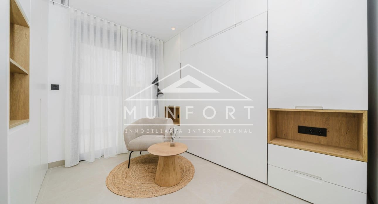 3 quarto Bungalow para venda em Pilar de la Horadada com piscina - 459 000 € (Ref: 9278740)