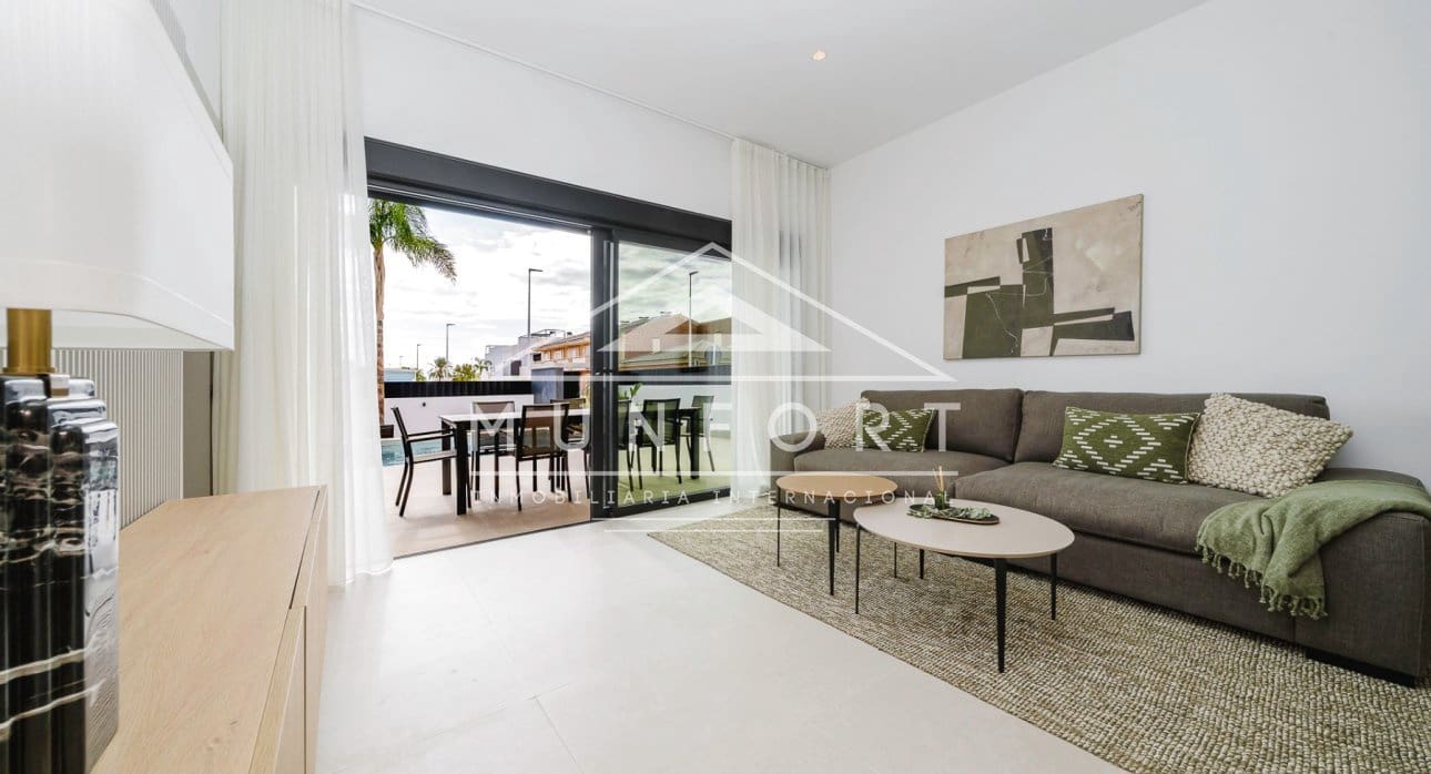3 quarto Bungalow para venda em Pilar de la Horadada com piscina - 459 000 € (Ref: 9278740)