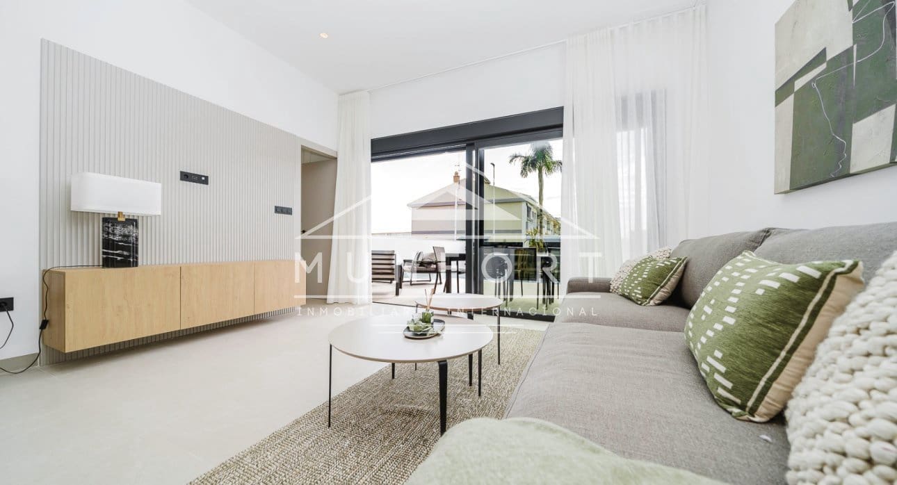 3 quarto Bungalow para venda em Pilar de la Horadada com piscina - 459 000 € (Ref: 9278740)