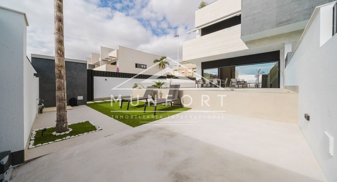 3 quarto Bungalow para venda em Pilar de la Horadada com piscina - 459 000 € (Ref: 9278740)