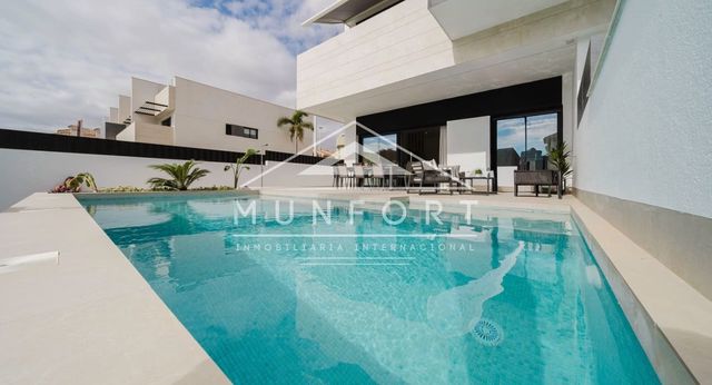 3 quarto Bungalow para venda em Pilar de la Horadada ciudad, Pilar de la Horadada com piscina - 459 000 € (Ref: 9278740)