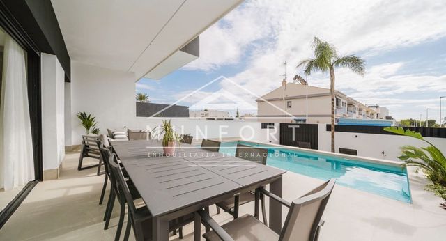 3 quarto Bungalow para venda em Pilar de la Horadada ciudad, Pilar de la Horadada com piscina - 459 000 € (Ref: 9278740)