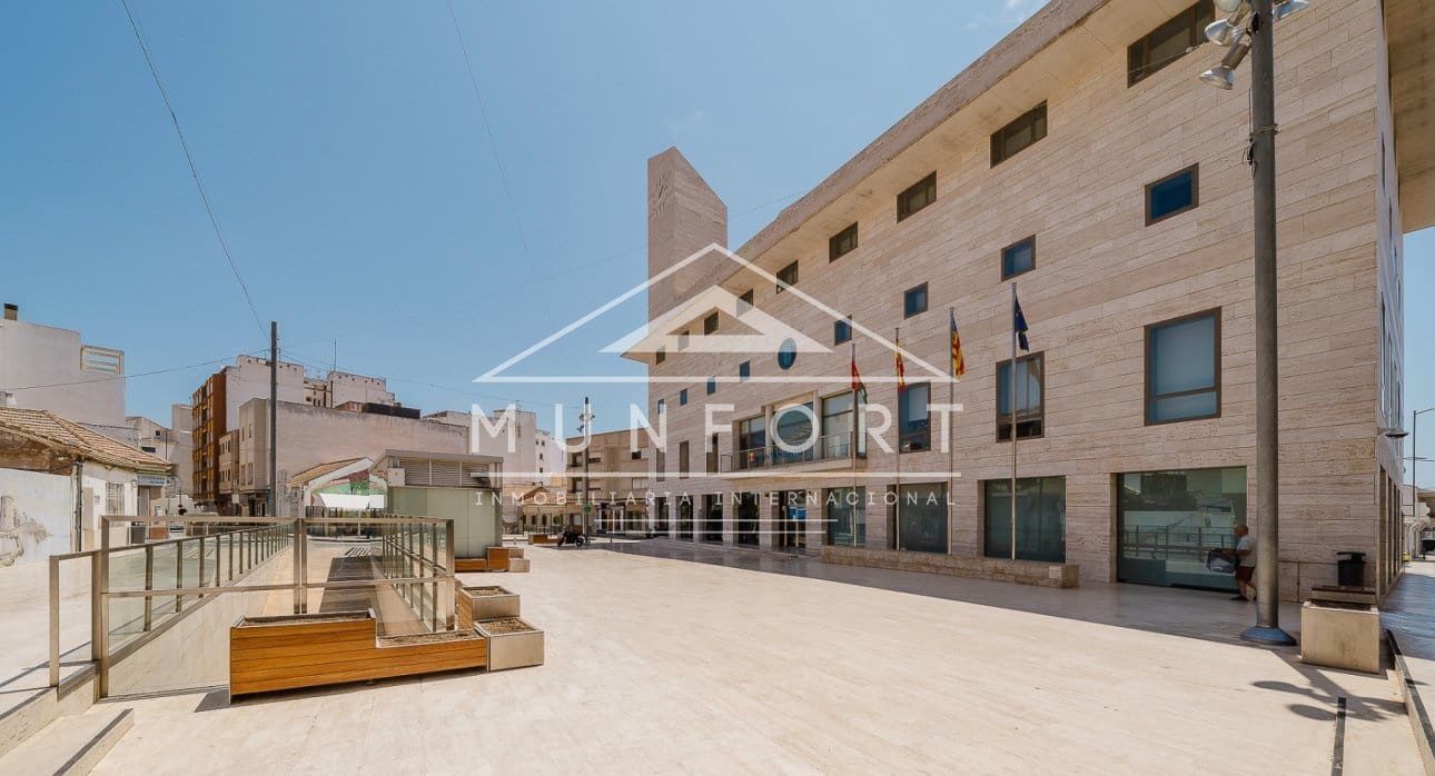 3 quarto Bungalow para venda em Pilar de la Horadada com piscina - 459 000 € (Ref: 9278740)