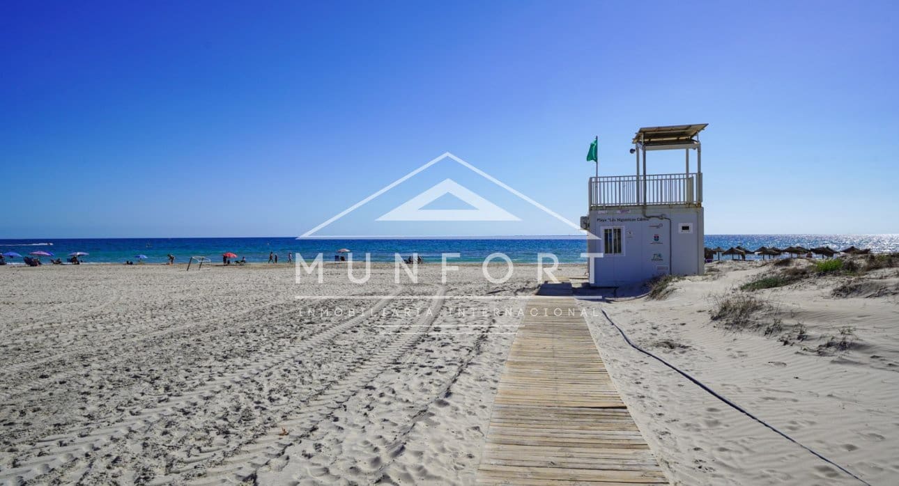 Bungalow de 2 habitaciones en Pilar de la Horadada en venta con piscina - 329.900 € (Ref: 9278741)