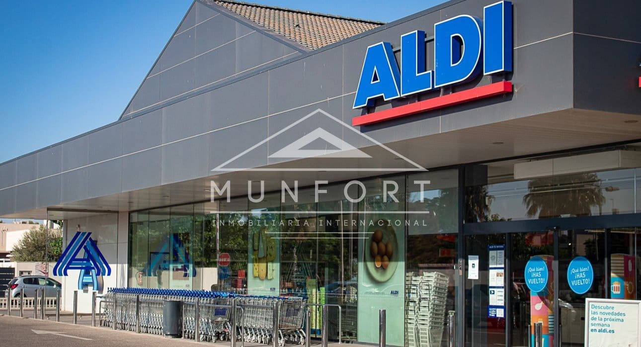 Bungalow de 2 habitaciones en Pilar de la Horadada en venta con piscina - 329.900 € (Ref: 9278741)