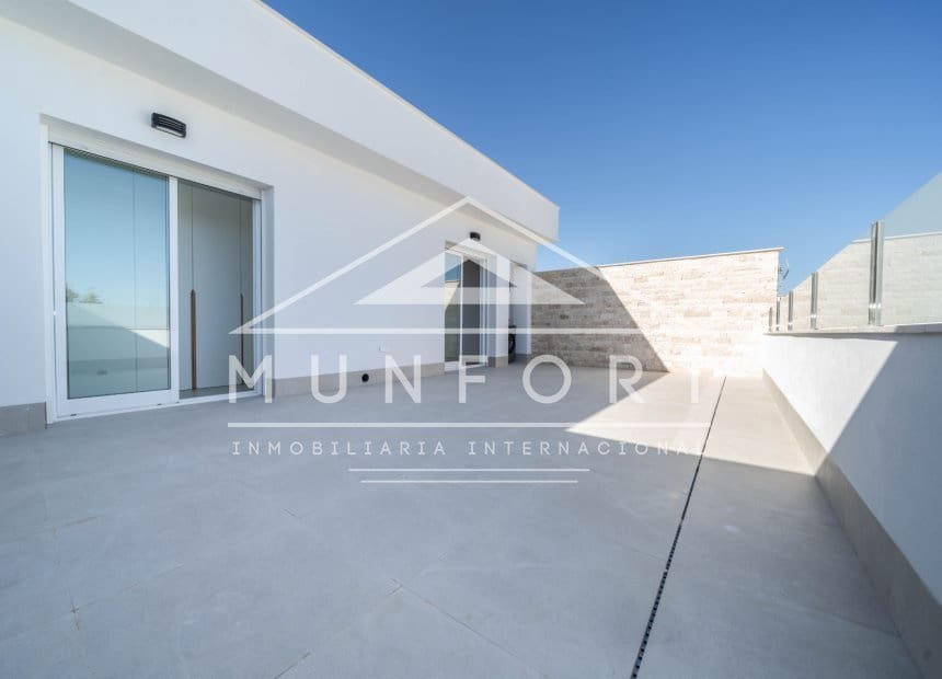 2 slaapkamer Bungalow te koop in Pilar de la Horadada met zwembad garage - € 329.900 (Ref: 9278741)