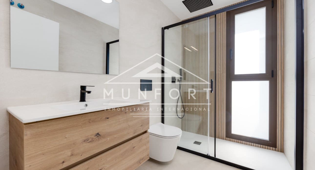 4 Zimmer Villa zu verkaufen in Los Alcazares mit Pool - 685.000 € (Ref: 9279637)