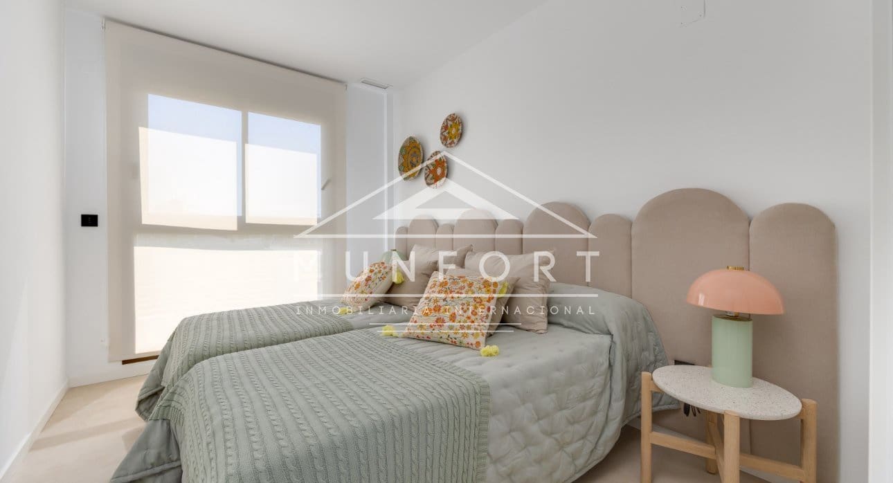 4 Zimmer Villa zu verkaufen in Los Alcazares mit Pool - 685.000 € (Ref: 9279637)