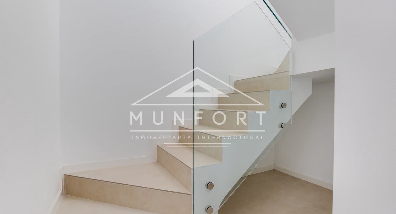 4 Zimmer Villa zu verkaufen in Los Alcazares mit Pool - 685.000 € (Ref: 9279637)