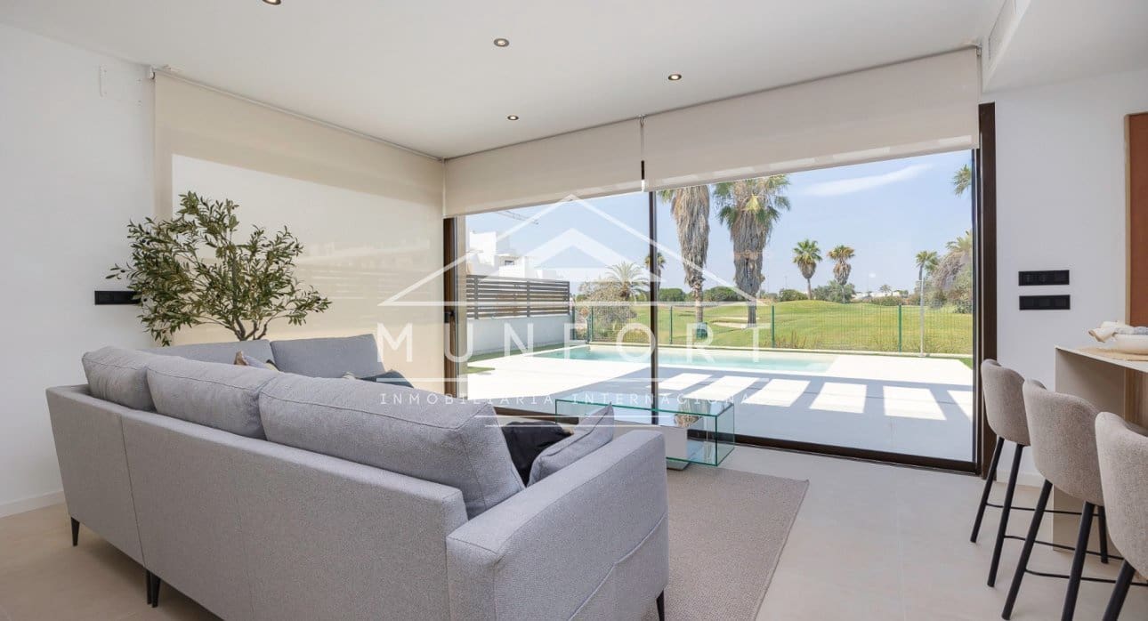 4 Zimmer Villa zu verkaufen in Los Alcazares mit Pool - 685.000 € (Ref: 9279637)