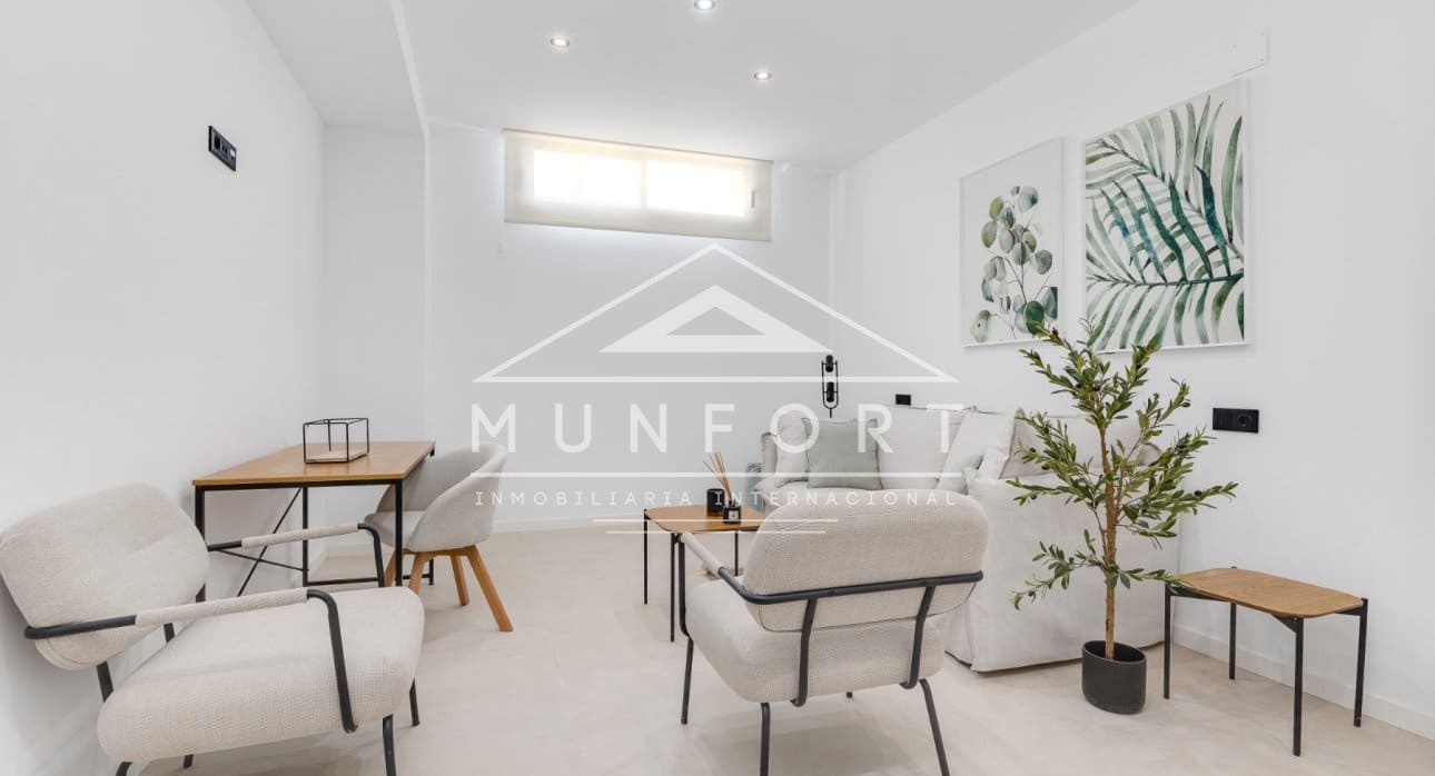 4 Zimmer Villa zu verkaufen in Los Alcazares mit Pool - 685.000 € (Ref: 9279637)