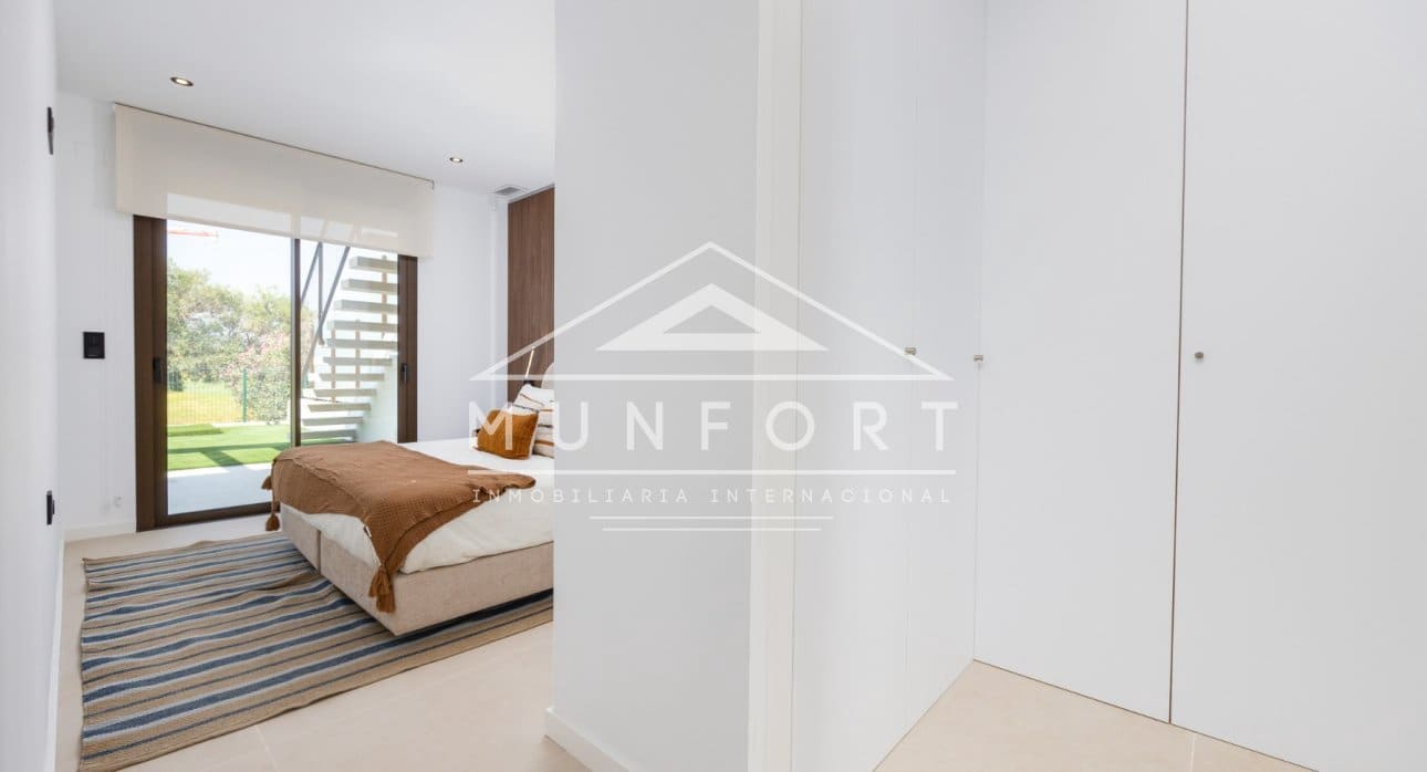 4 Zimmer Villa zu verkaufen in Los Alcazares mit Pool - 685.000 € (Ref: 9279637)