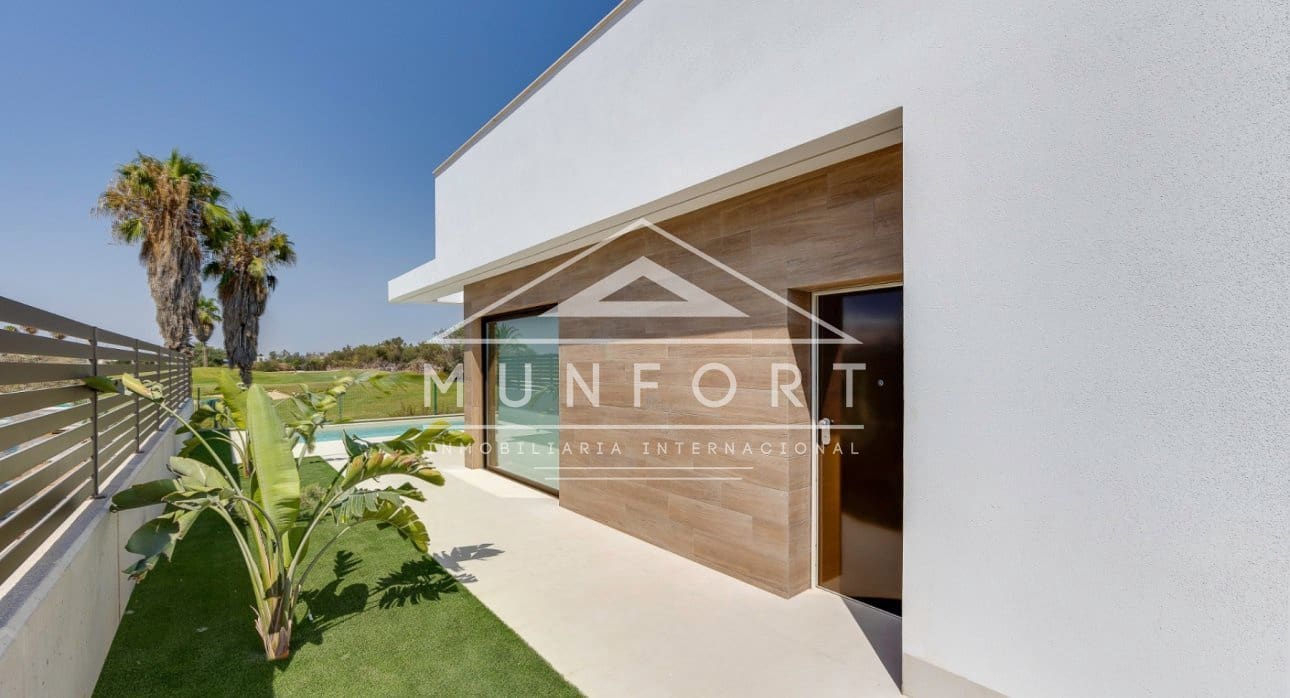 4 Zimmer Villa zu verkaufen in Los Alcazares mit Pool - 685.000 € (Ref: 9279637)