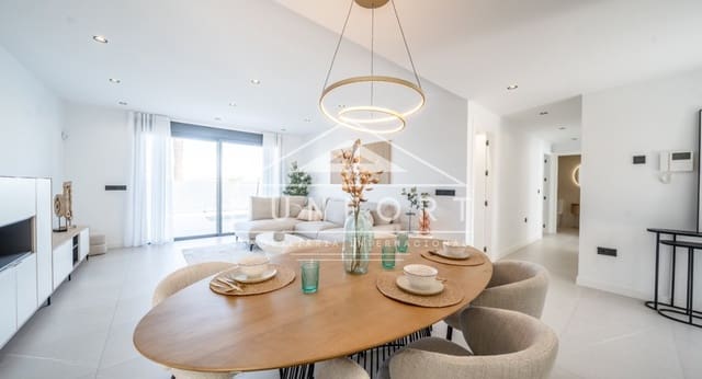 Chalet de 3 habitaciones en Aguas Nuevas, Torrevieja en venta con piscina - 595.000 € (Ref: 9279640)