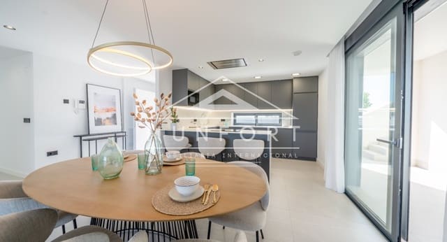 Chalet de 3 habitaciones en Aguas Nuevas, Torrevieja en venta con piscina - 595.000 € (Ref: 9279640)