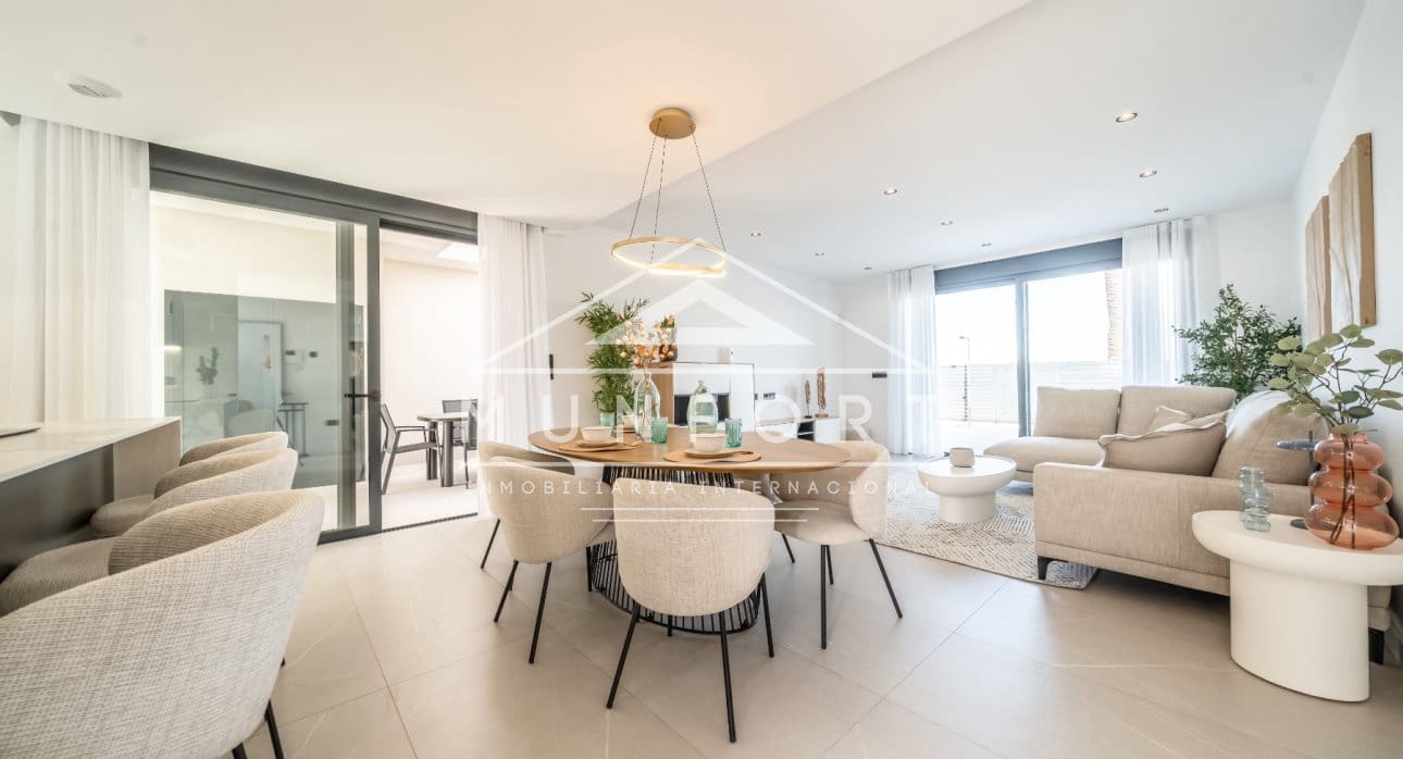 3 bedroom Villa for sale in Torrevieja with pool - € 595,000 (Ref: 9279640)