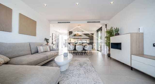 Chalet de 3 habitaciones en Aguas Nuevas, Torrevieja en venta con piscina - 595.000 € (Ref: 9279640)