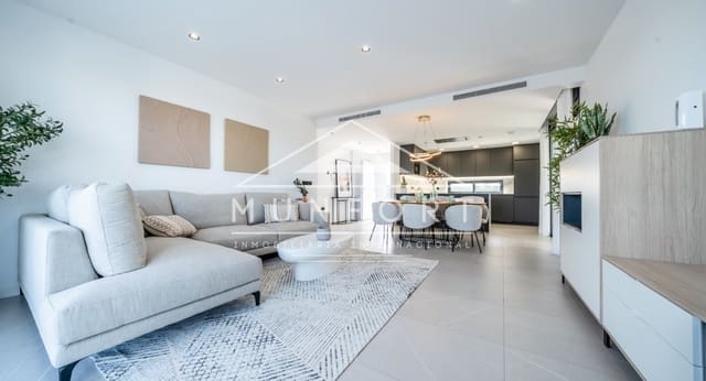 Chalet de 3 habitaciones en Aguas Nuevas, Torrevieja en venta con piscina - 595.000 € (Ref: 9279640)