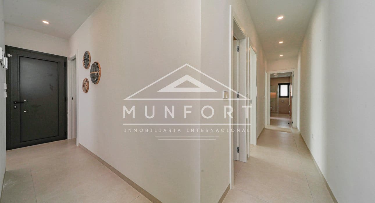 Chalet de 3 habitaciones en Los Alcázares en venta con piscina - 689.900 € (Ref: 9279648)